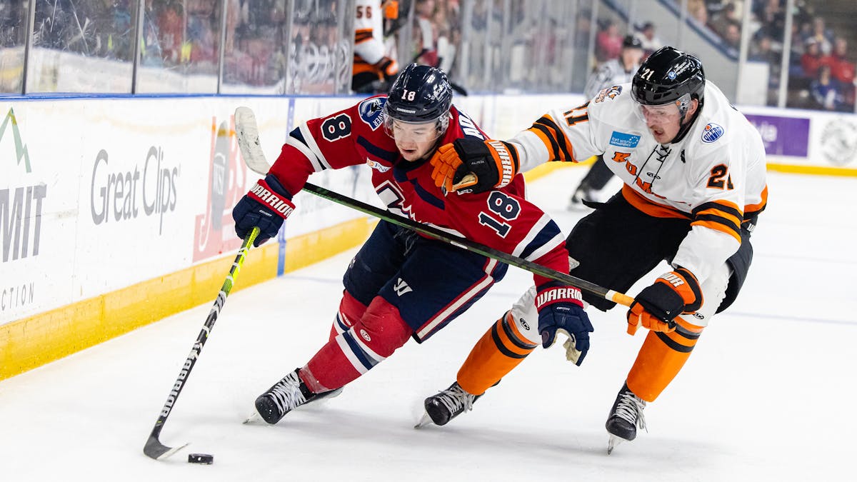 K-WINGS BATTLE KOMETS, FALL AT HOME