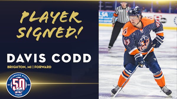 K-WINGS SIGN FORWARD DAVIS CODD