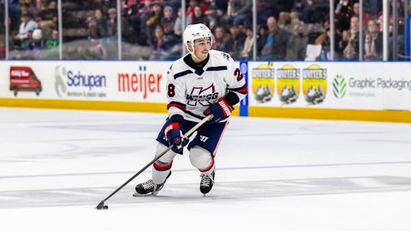 K-WINGS RECEIVE FORWARD ZACH OKABE FROM CANUCKS (AHL)
