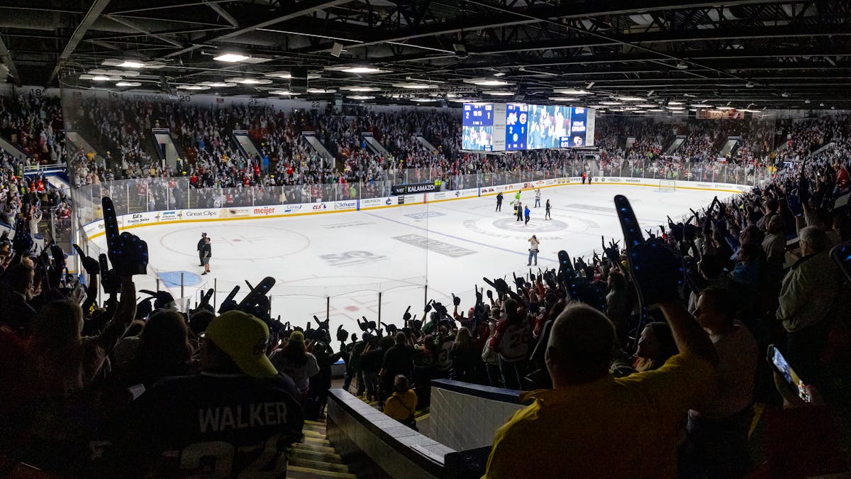 K-WINGS SET GUINNESS WORLD RECORD, BEAT CYCLONES IN OT