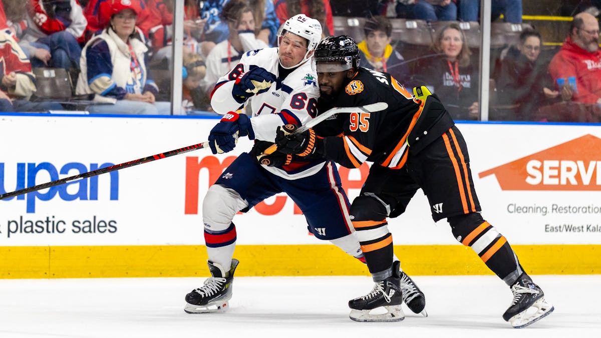 K-WINGS ROAR BACK IN HOME OPENER, KOMETS PREVAIL