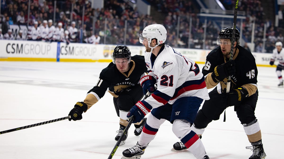 K-WINGS SCORE 3 POWER PLAY GOALS, GROWLERS ESCAPE IN OT