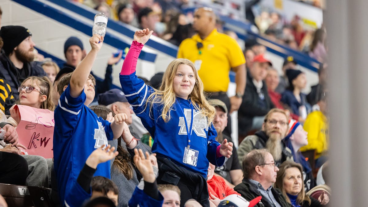 KALAMAZOO SETS HOME TURNOUT HIGH, PREPS FOR DECISIVE ROAD FINALE