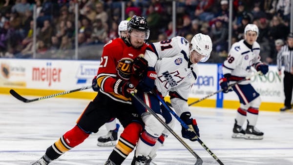 K-WINGS DROP BACK-AND-FORTH AFFAIR, 4,942 ON HAND FOR NYE