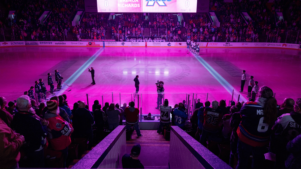 K-WINGS HEAT UP FOR HOME TRIO &amp; PINK ICE SATURDAY